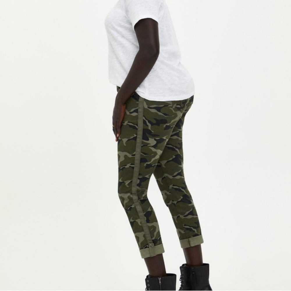 Torrid Crop Aviator pants Camo Skinny - Picture 2 of 7